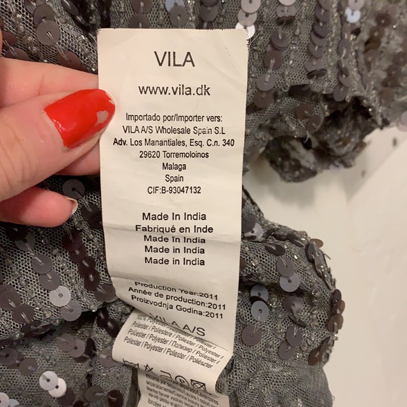 Vila Denmark - silver/gray sequin top - Picture 16 of 16
